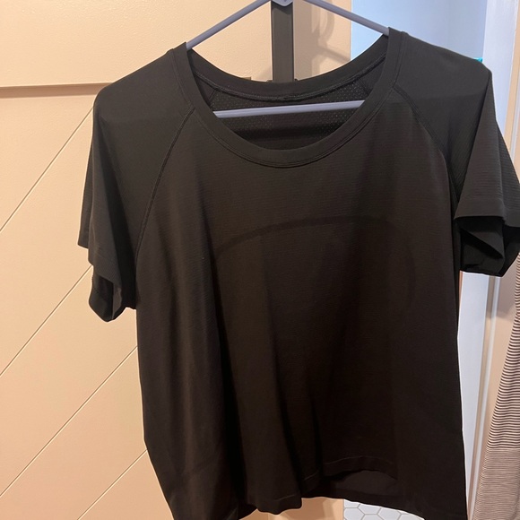 lululemon athletica Black Short Sleeve Tee - Picture 1 of 1